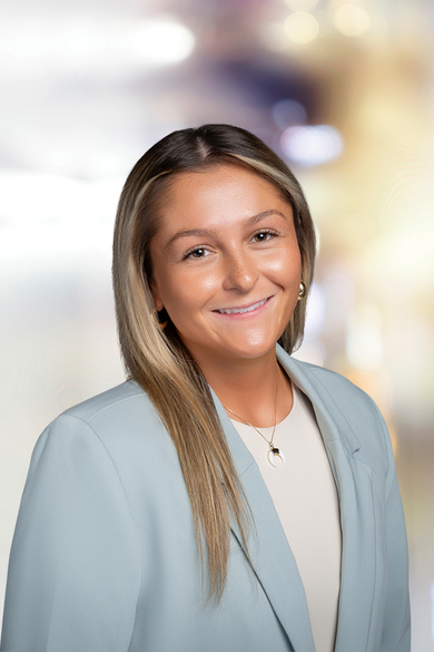 Portrait of Madison Fairweather, REALTOR®.